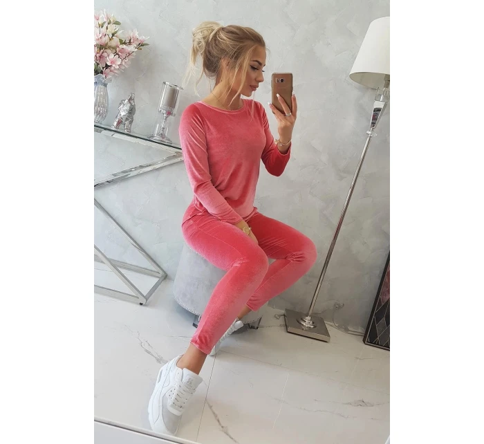 Velúrová súprava so zadným popruhom malinová Velúrová súprava so zadným popruhom malinová
