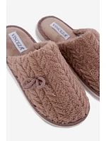Dámské domácí pantofle model 22404436 tmavě béžové - VINCEZA Dámské domácí pantofle model 22404436 tmavě béžové - VINCEZA