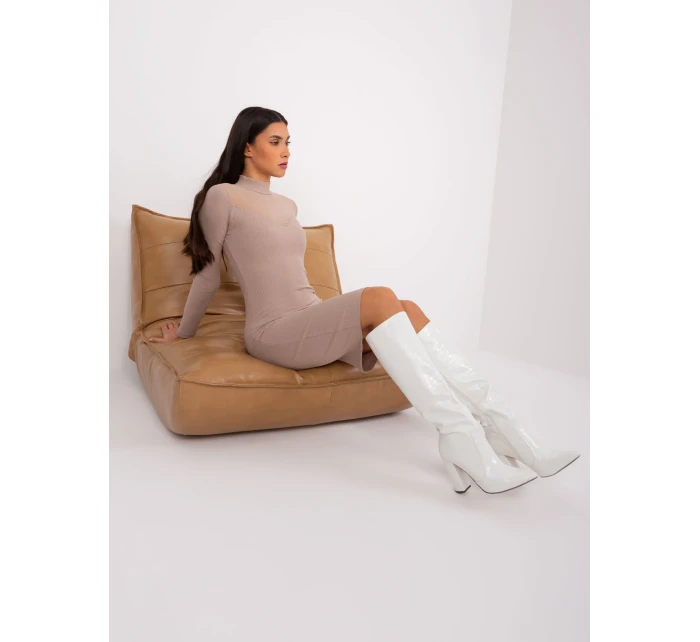 Sukienka RV SK model 19077645 ciemny bezowy - FPrice Sukienka RV SK model 19077645 ciemny bezowy - FPrice