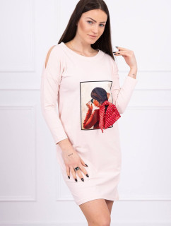 Šaty s grafikou a mašľou v bodkovanej 3D púdrovo ružovej farbe