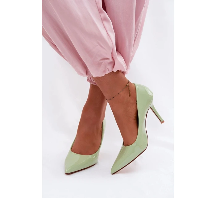 Lodičky s ihlovým podpätkom model 226546 Krok vo veľkom štýle Lodičky s ihlovým podpätkom model 226546 Krok vo veľkom štýle