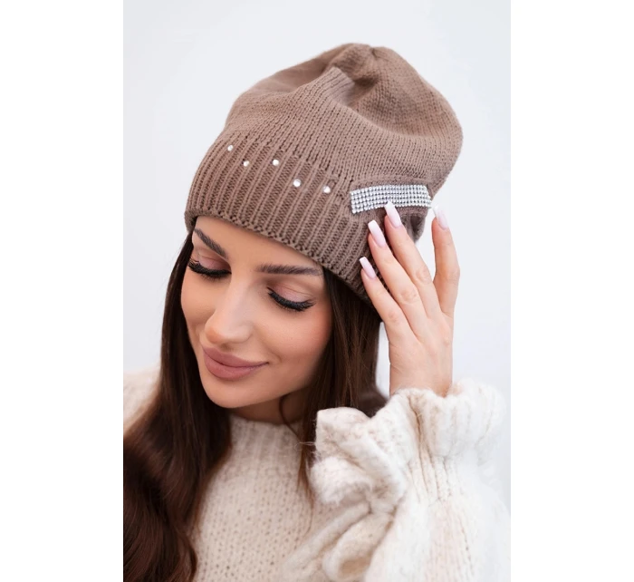 Dámská zimní vlněná čepice s ozdobnými krystalky K399 černá