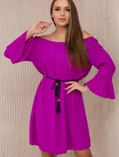 Šaty model 19639431 v pase se stahovací šňůrkou tmavě fialová - K-Fashion