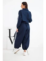 Dámský bavlněný komplet s oversized kalhotami a model 22294724 lampasy modrý - K-Fashion Dámský bavlněný komplet s oversized kalhotami a model 22294724 lampasy modrý - K-Fashion