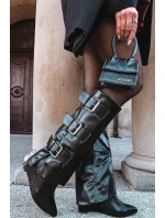 Dámské kozačky na platformě s ohnutým horním lemem a stříbrnými přezkami Černé Sarisse