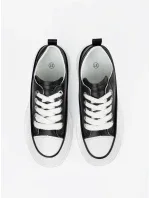 Exkluzívne čierno-biele dámske tenisky na platforme Exkluzívne čierno-biele dámske tenisky na platforme