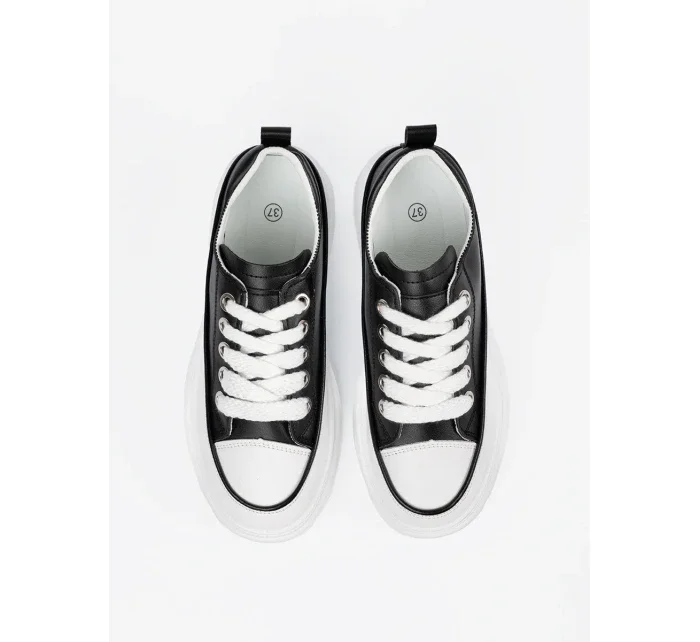Exkluzívne čierno-biele dámske tenisky na platforme Exkluzívne čierno-biele dámske tenisky na platforme