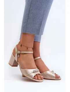 Sandále na podpätku model 196331 Krok vo veľkom štýle