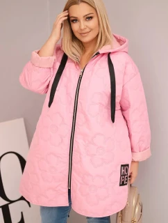 Dámská bunda Plus Size prošívaná s kapucí a nápisem růžová model 21808659 - K-Fashion