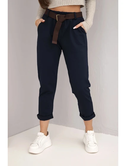 Dámské kalhoty bavlněné s páskem a ohrnutým nohavicemi model 22275487 - K-Fashion Dámské kalhoty bavlněné s páskem a ohrnutým nohavicemi model 22275487 - K-Fashion