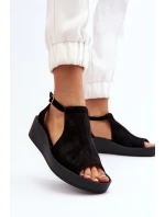 model 21646128 Dámské sandály z semiše Černé - Zazoo