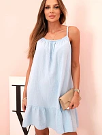 Dámske mušelínové šaty bez ramienok s volánom modré