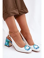 Kožené dámské sandály na podpatku s přezkou D&A LZ61-2010 bílé Kožené dámské sandály na podpatku s přezkou D&A LZ61-2010 bílé