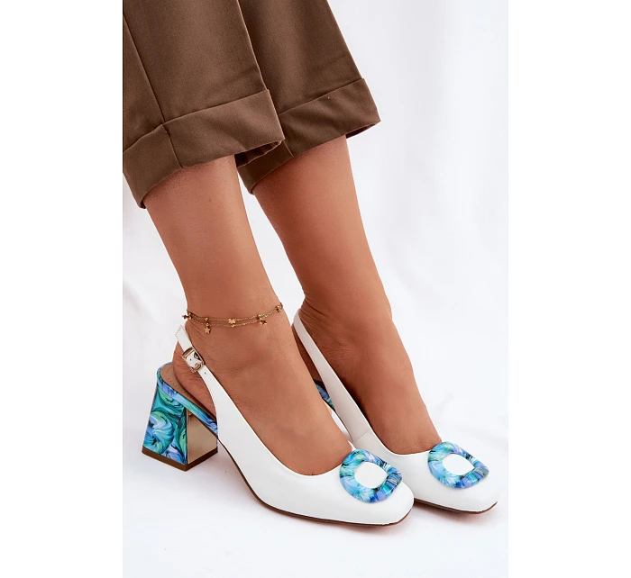 Kožené dámské sandály na podpatku s přezkou D&A LZ61-2010 bílé Kožené dámské sandály na podpatku s přezkou D&A LZ61-2010 bílé