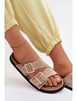 Dámské pantofle z imitace semiše s zlatými přezkami tmavě béžové model 22125537 - Boto