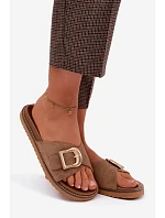 Dámské pantofle s zlatým sponou tmavě béžové model 22125586 - Boto