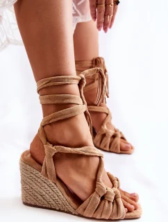 Semišové vázané sandály na klínu béžove Flavia