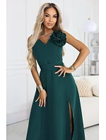 maxi šaty s květinou na a rozparkem lahvově zelené model 22108491 - numoco