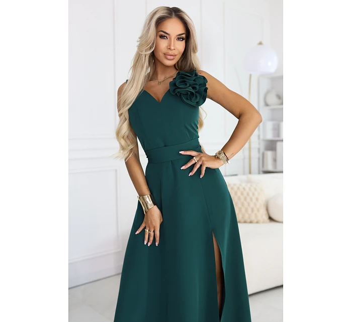 maxi šaty s květinou na a rozparkem lahvově zelené model 22108491 - numoco
