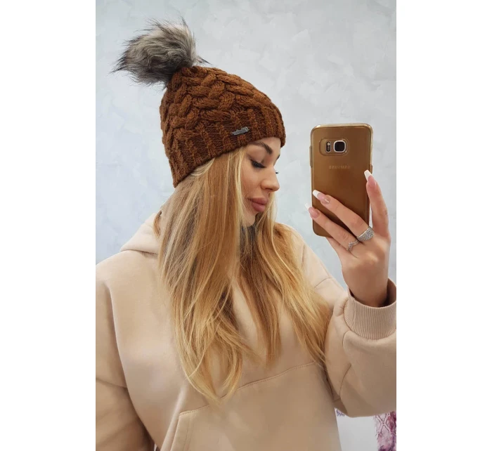 Fleecová čepice Daria model 18750089 světle hnědá - K-Fashion Fleecová čepice Daria model 18750089 světle hnědá - K-Fashion