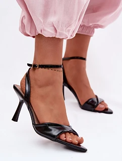 Sandále na podpätku model 226514 Vykročte štýlovo