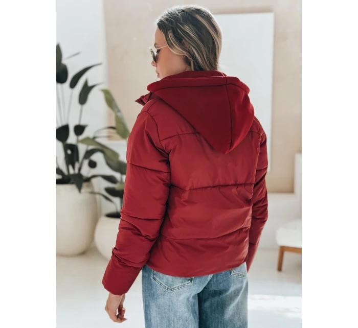 Dámská krátká zimní bunda s kapucí bordó Dstreet model 21990573 - FashionStreet Dámská krátká zimní bunda s kapucí bordó Dstreet model 21990573 - FashionStreet