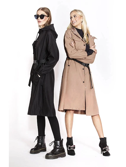 Dlouhý béžový kabát s páskem model 17032545 - Ann Gissy Dlouhý béžový kabát s páskem model 17032545 - Ann Gissy