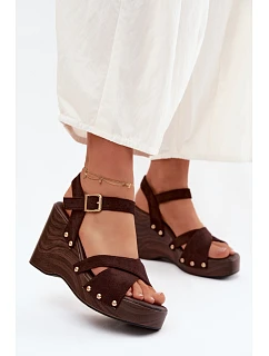 Dámské sandály na platformě se zlatými přezkami Čokoládové model 22122855 - Boto