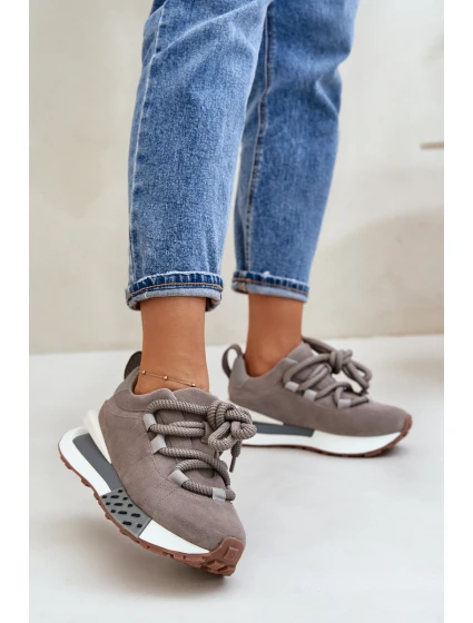 Semišové dámské sneakersy na platformě s šněrováním Artiker šedé model 21671668 - Boto Semišové dámské sneakersy na platformě s šněrováním Artiker šedé model 21671668 - Boto