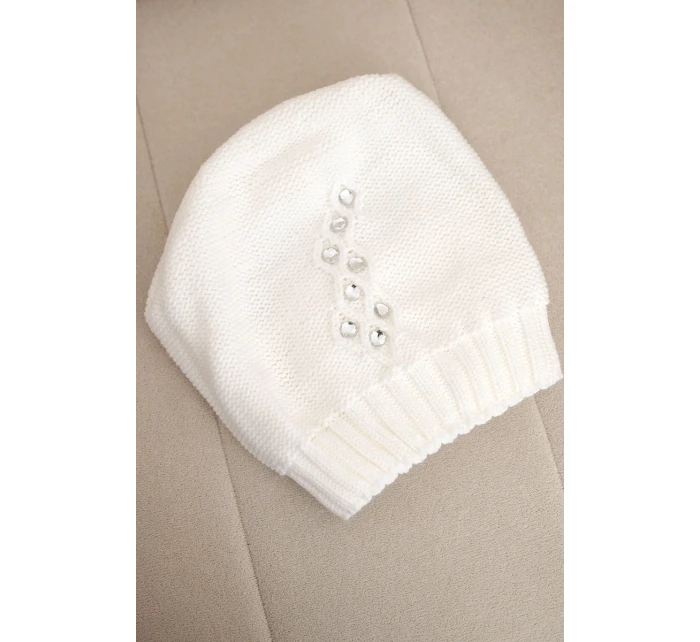 Dámska zimná čiapka s ozdobným kvetom a zirkónom K400 biela