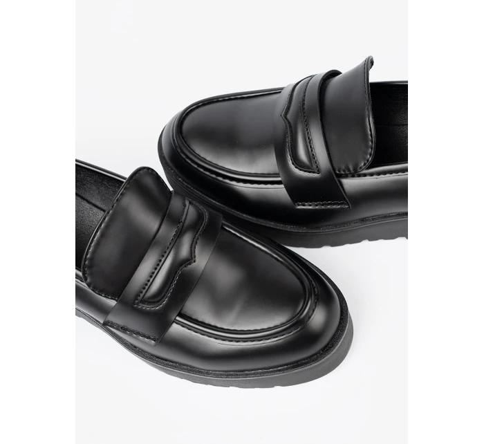 Trendy dámske čierne mokasíny na platforme