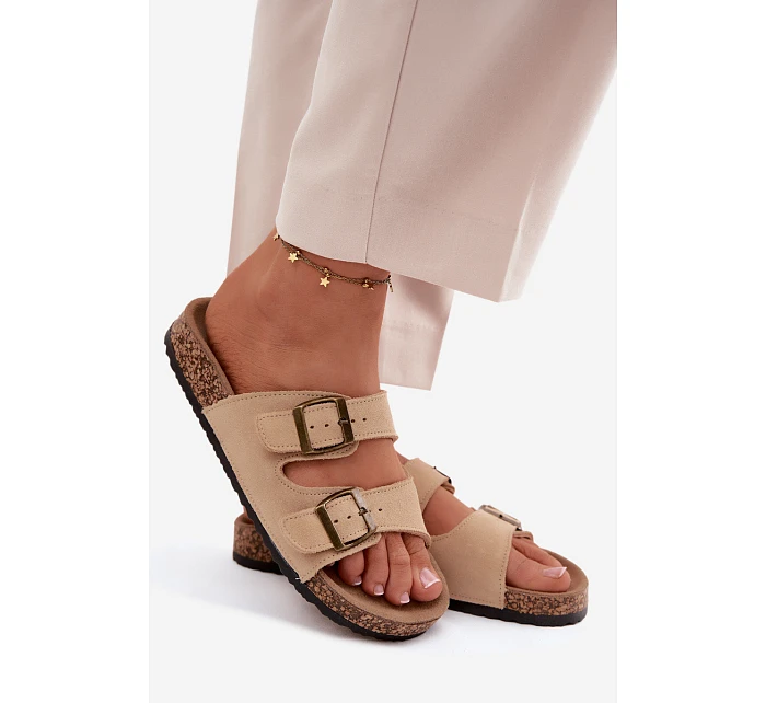 Semišové pantofle na korkové podrážce s přezkami béžové model 22120824 - Boto