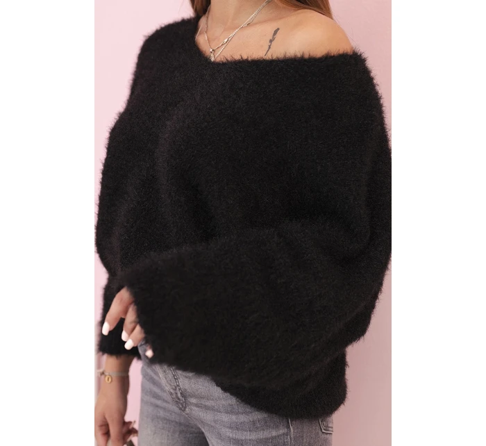 Dámsky mohérový sveter voľného strihu s výstrihom do V IT-92 / 34360 Black gloss - K-Fashion