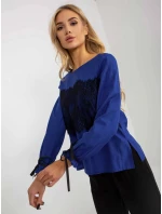 Dámska blúzka LK-BZ-506877.15x Kráľovská modrá s čiernou - FPrice Dámska blúzka LK-BZ-506877.15x Kráľovská modrá s čiernou - FPrice