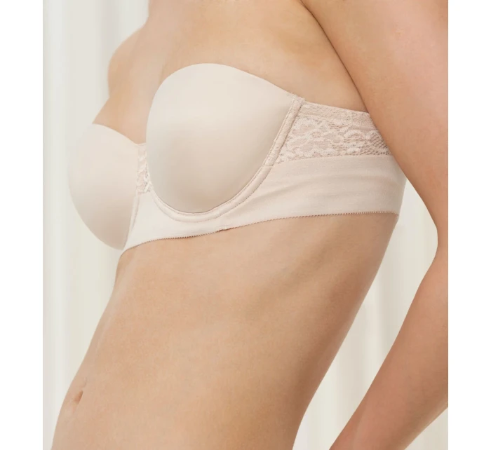 Dámská vyztužená podprsenka Vivid Spotlight model 21745507 krémová - Triumph Dámská vyztužená podprsenka Vivid Spotlight model 21745507 krémová - Triumph