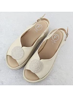 Dámské sandály na platformě se zirkony béžové model 22134919 - FILIPPO