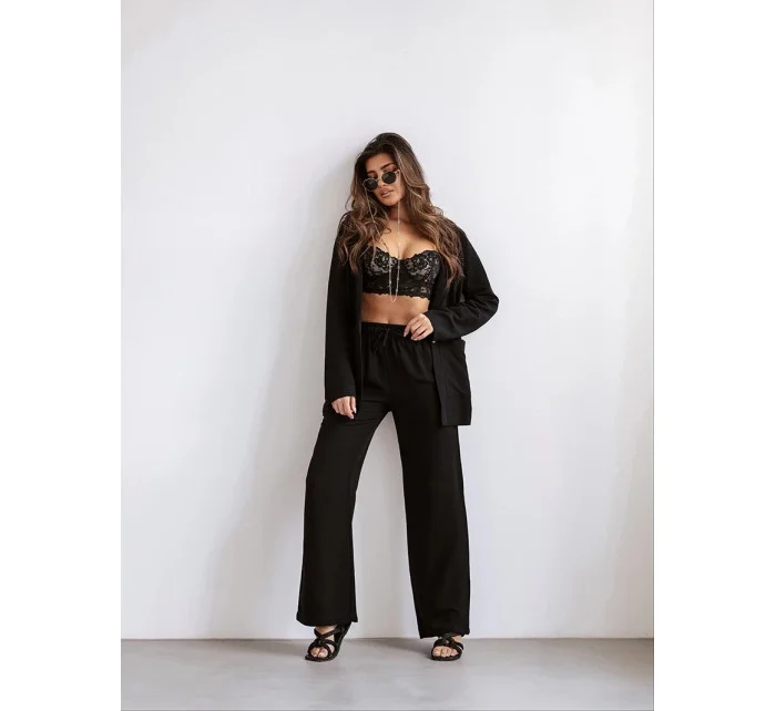 Čierny dámsky oblek s plátnom (VE48) Čierny dámsky oblek s plátnom (VE48)