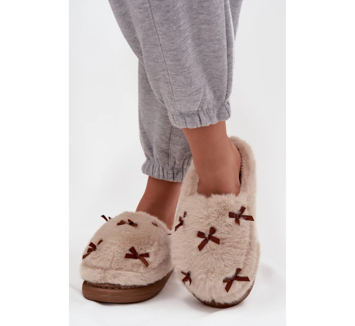 Dámske domáce papuče s kožušinou a mašľami - béžové Saviera Dámske domáce papuče s kožušinou a mašľami - béžové Saviera