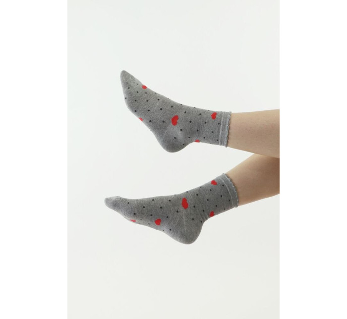 Ponožky 29 sivé so srdiečkami a bodkami