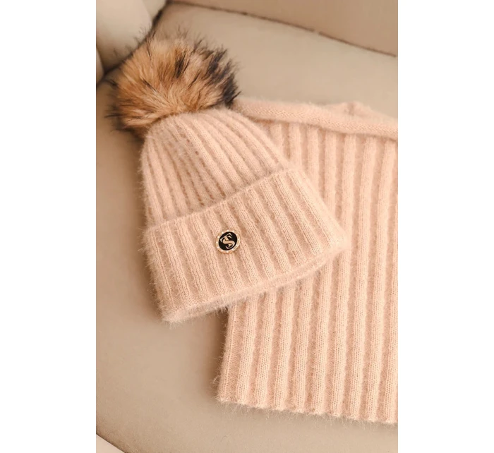 Dámska zimná súprava s bambulou a ohrievačom krku béžová