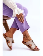 Damskie Klapki Z Ozdobnym Zamkiem Beżowe Lemar Clarence Damskie Klapki Z Ozdobnym Zamkiem Beżowe Lemar Clarence