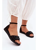 Dámske ploché sandále s reťazou Vinceza 17320 Black