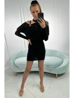 Šaty so zdobením na ramenách čiernej Šaty so zdobením na ramenách čiernej