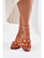 Dámské Pantofle Na Plochém Podpatku Se Zlatými Přívěsky Oranžové model 21699012 - Boto Dámské Pantofle Na Plochém Podpatku Se Zlatými Přívěsky Oranžové model 21699012 - Boto