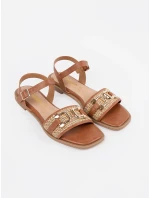 Zaujímavé hnedé sandále na podpätku pre ženy Zaujímavé hnedé sandále na podpätku pre ženy