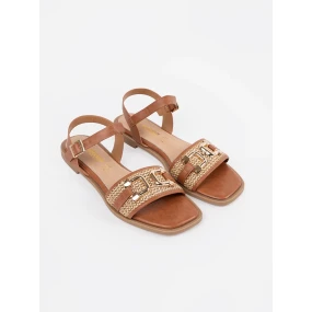 Zaujímavé hnedé sandále na podpätku pre ženy