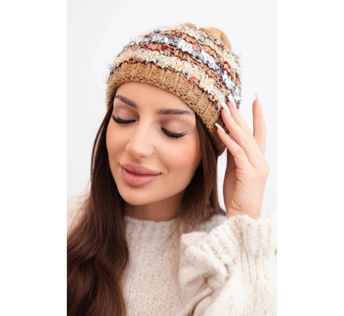 Dámska zimná čiapka s farebným vláknom a elastickou šnúrkou K352 camel