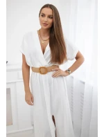 Dlouhé šaty s ozdobným páskem bílý