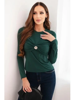 Dámska blúzka z viskózy s volánom a brošňou tmavozelená