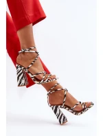 Moderní sandály na podpatku černobílé model 21650119 - Boto Moderní sandály na podpatku černobílé model 21650119 - Boto